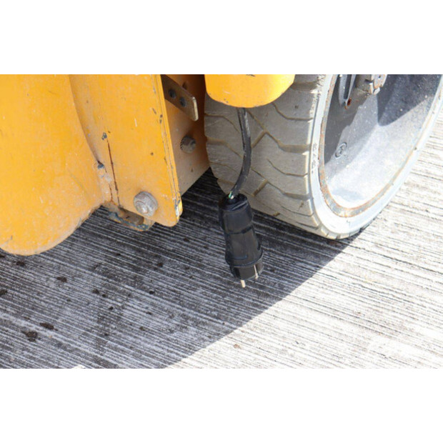 2012 Haulotte COMPACT 8-48085010