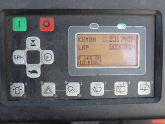 2013-toyota-8fbmt35-1466672-48085537