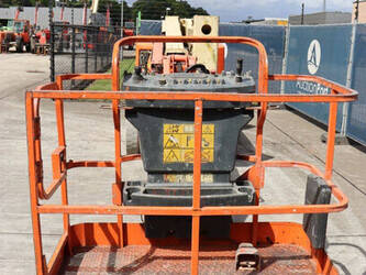 2006-jlg-e400ajpn-1466675-48085626