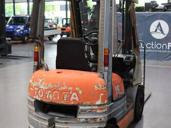 toyota-15-1466689-48086152