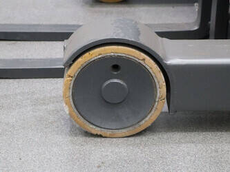 2005-linde-e14-1466693-48086299