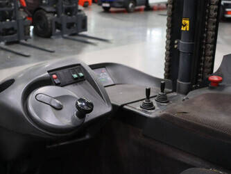 2005-linde-e14-1466693-48086304