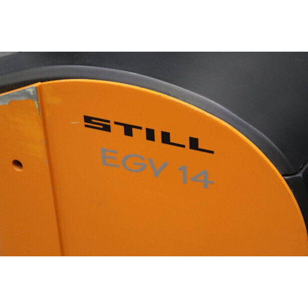 2011 Still EGV14-48086358