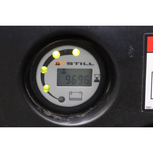 2011 Still EGV14-48086365