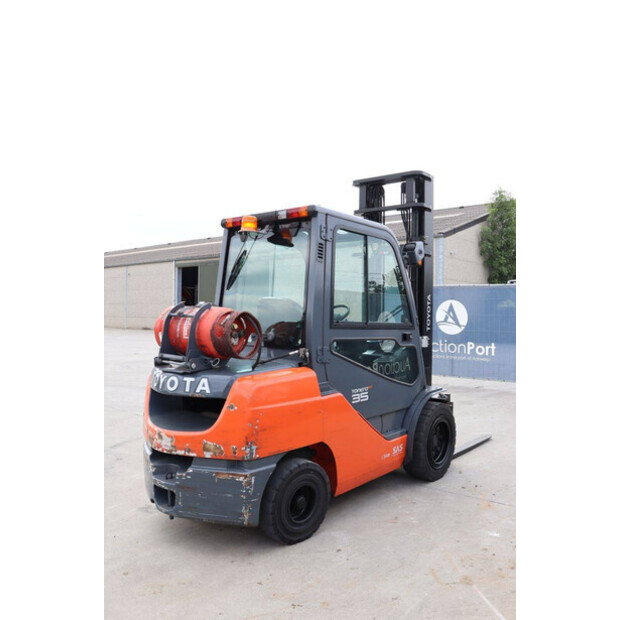 2018 تويوتا 06-8FGJ35F-48086583