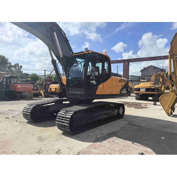 2025 هيونداي HX220DH-48087210