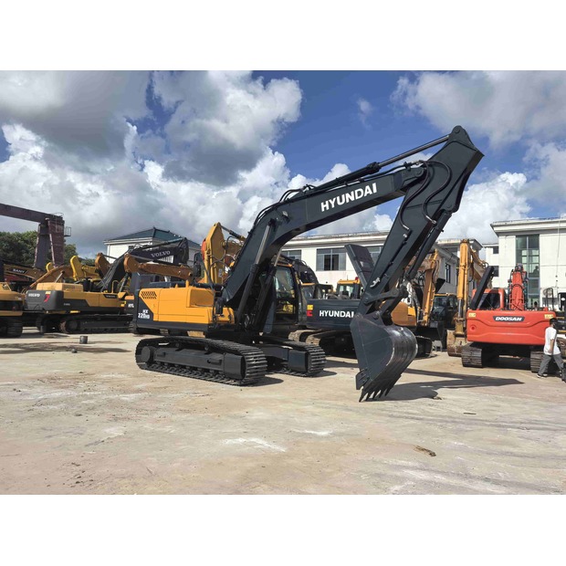 2025 هيونداي HX220DH-48087211