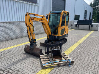 2015-hyundai-robex-16-9-1466732-48087716