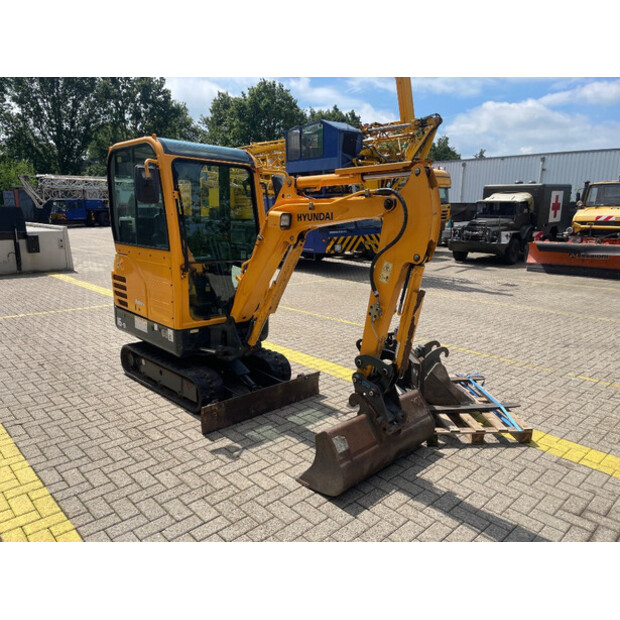 2015 Hyundai ROBEX 16-9-48087718