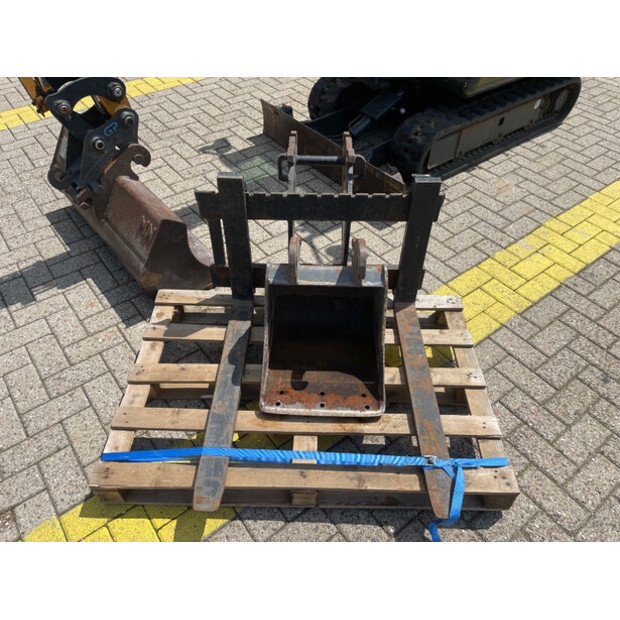 2015 Hyundai ROBEX 16-9-48087722