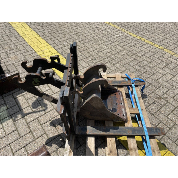 2015 Hyundai ROBEX 16-9-48087723