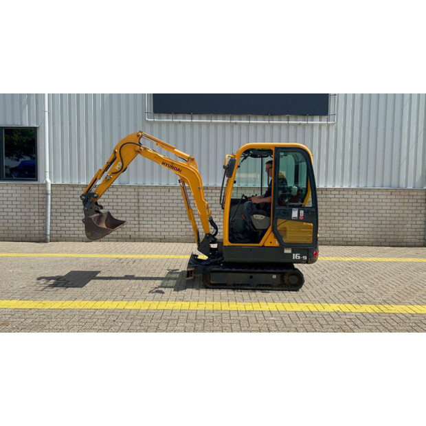 2015 Hyundai ROBEX 16-9-48087736