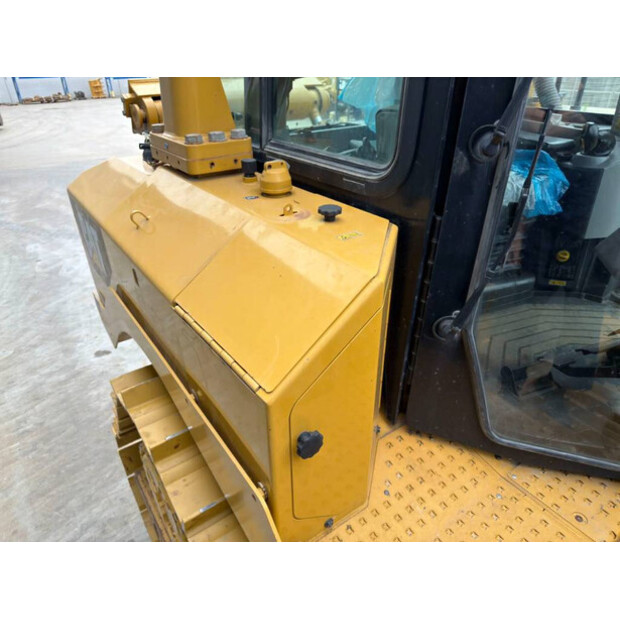 2017 كاتربيلر D8T-48090200