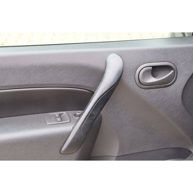 2020 Renault Kangoo-48091357