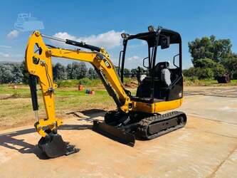 Image for MINI EXCAVATORS 2015 Caterpillar 301.7D