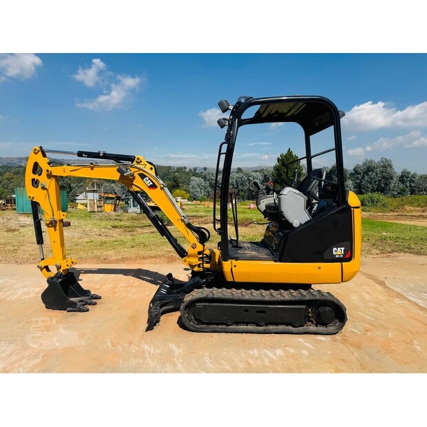 2015 Caterpillar 301.7D-48099210