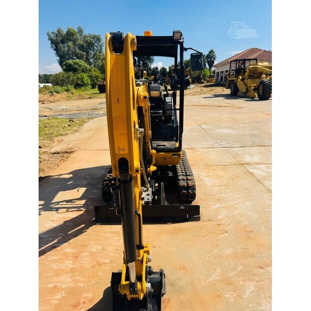 2015 Caterpillar 301.7D-48099214