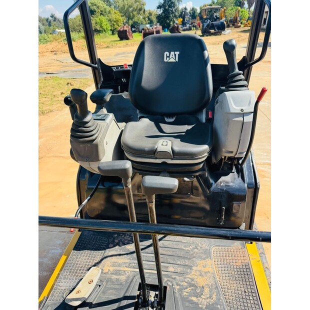 2015 Caterpillar 301.7D-48099215