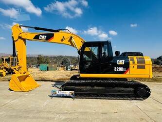2015-caterpillar-320d2l-1467004-48099291