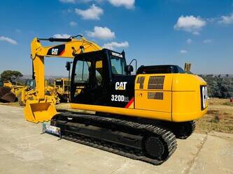 2015-caterpillar-320d2l-1467004-48099292