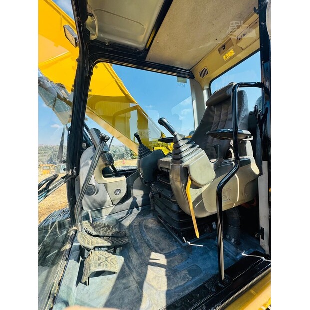 2015 Caterpillar 320D2L-48099296
