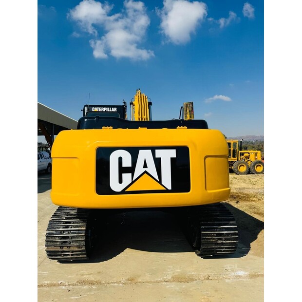 2015 Caterpillar 320D2L-48099297