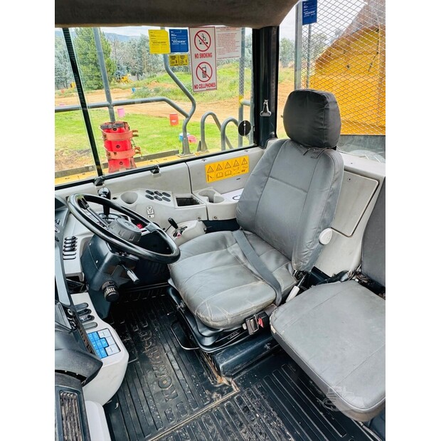 2018 كوماتسو HM400-3R-48099991