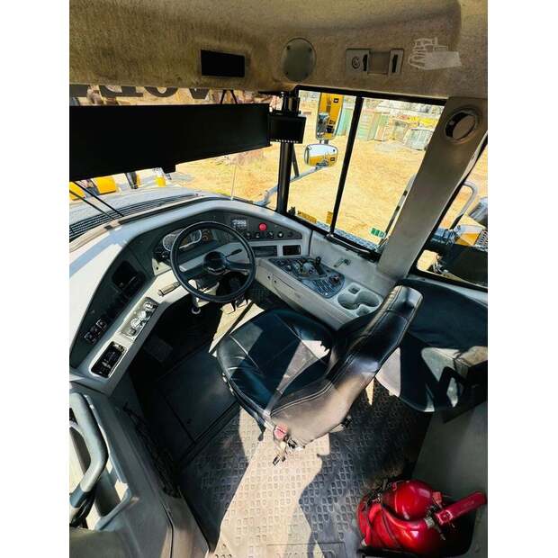 2014 فولفو A40F-48100122