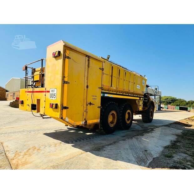 2017 فولفو A30G-48100146