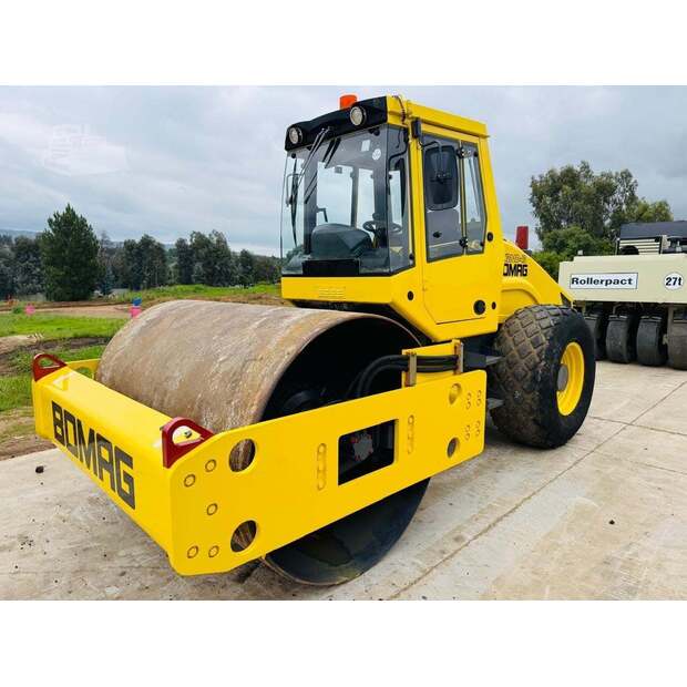 2015 BOMAG BW211D-40-48100209