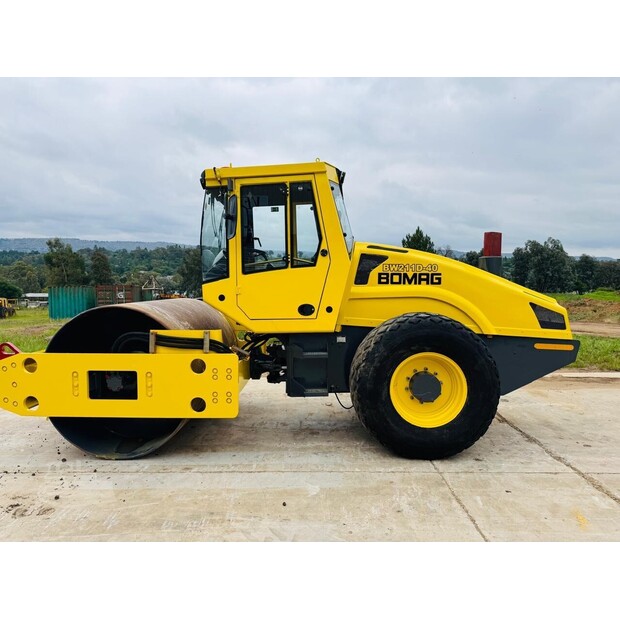 2015 BOMAG BW211D-40-48100210