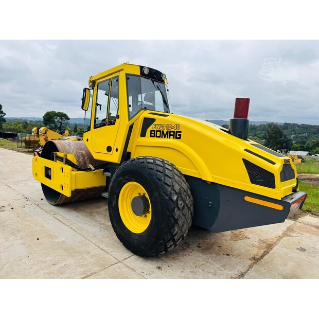 2015 BOMAG BW211D-40-48100211