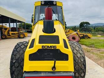 2015-bomag-bw211d-40-48100212
