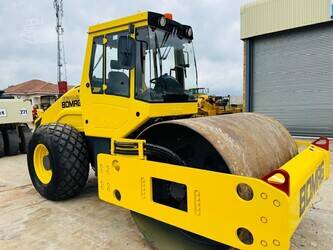 2015-bomag-bw211d-40-48100215