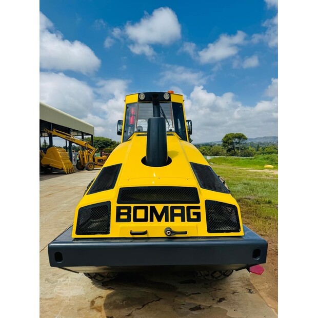 2009 BOMAG BW213DH-4 BVC-48100377