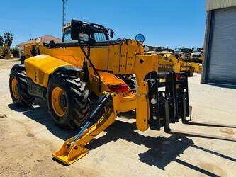 2024-jcb-540-170-48100643