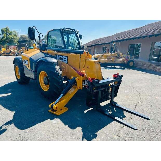 2017 JCB 535-125-48100721
