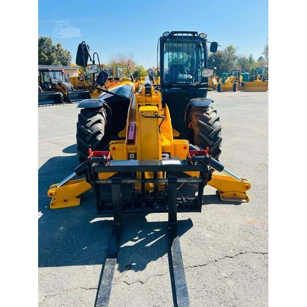 2017 JCB 535-125-48100724