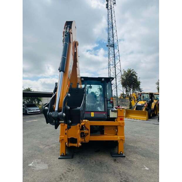 2026 CASE 770NX-48100757