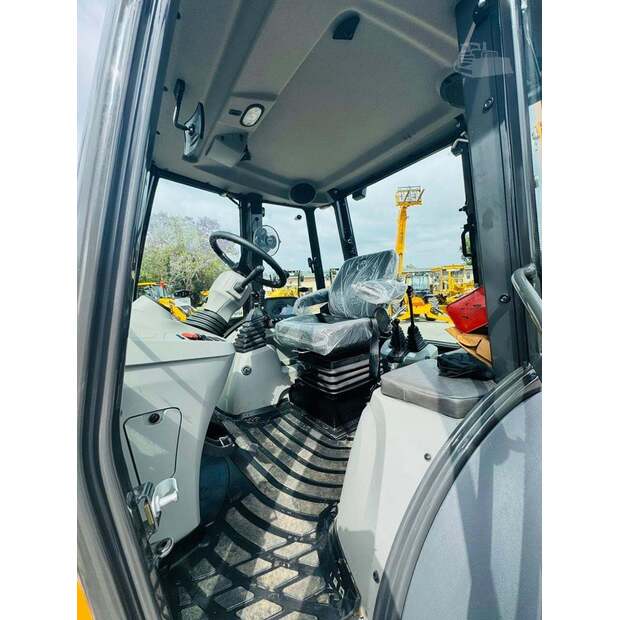 2026 CASE 770NX-48100787