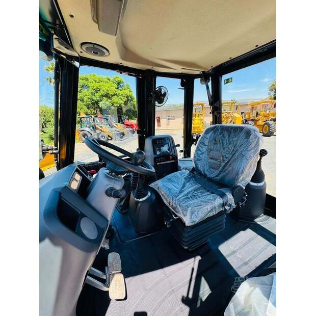 2026 JCB 3DX Plus-48100797