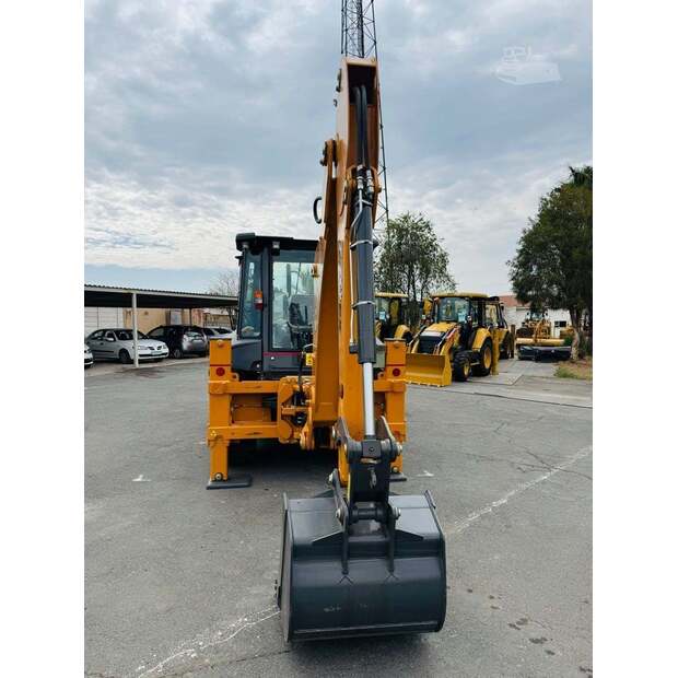 2025 CASE 770EX-48100864
