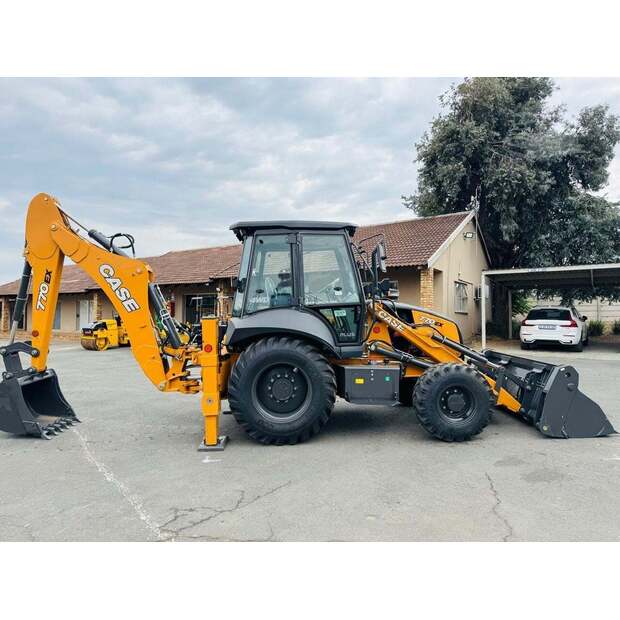 2025 CASE 770EX-48100867