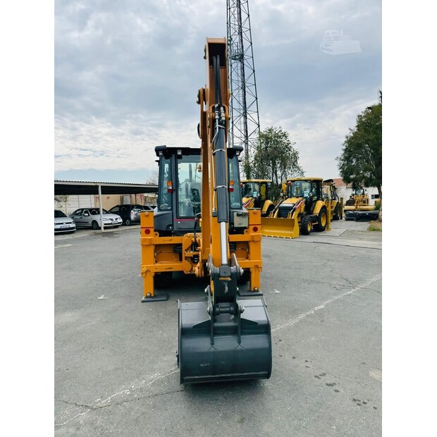 2025 CASE 770EX-48100878