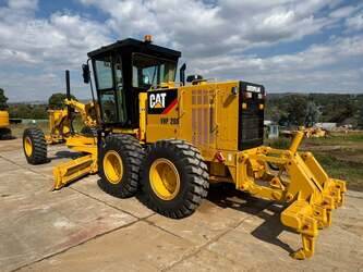 2013-caterpillar-140k-1467086-48100995