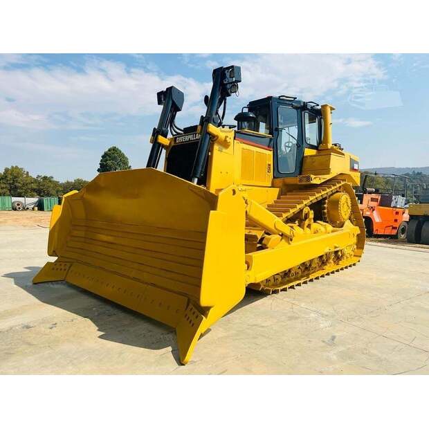 2011 كاتربيلر D8R-48101260