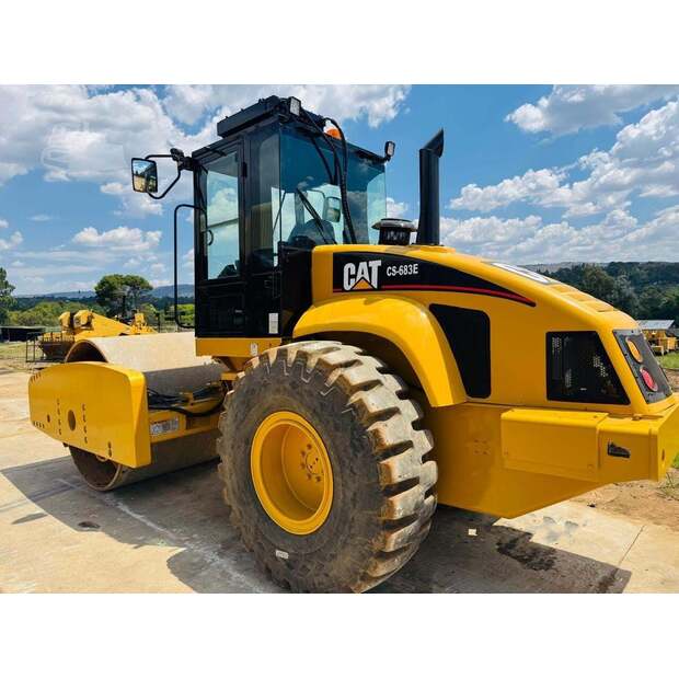 2003 كاتربيلر CS-683E-48101310