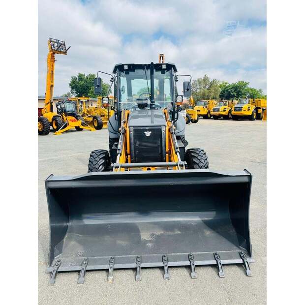 2026 CASE 770NX-48101378