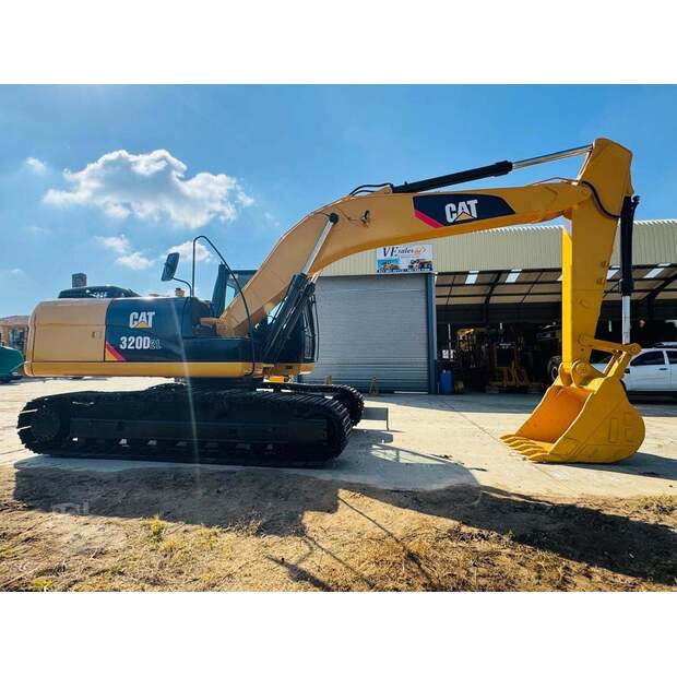 2015 Caterpillar 320D2L-48101653