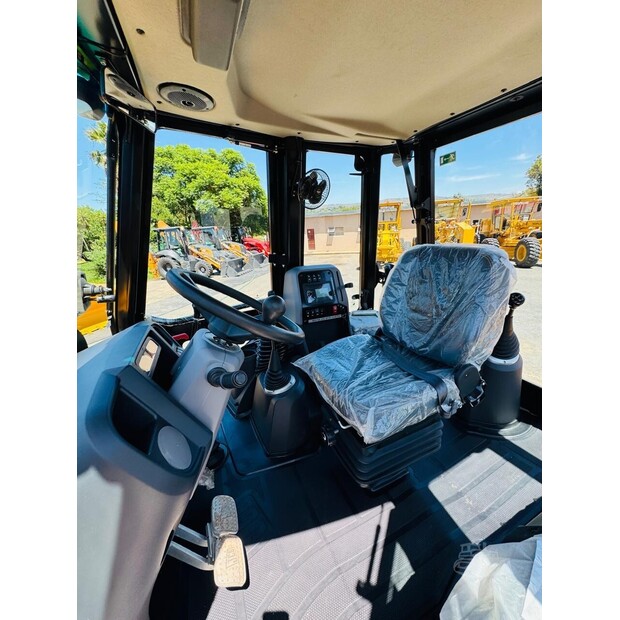 2026 JCB 3DX Plus-48101776